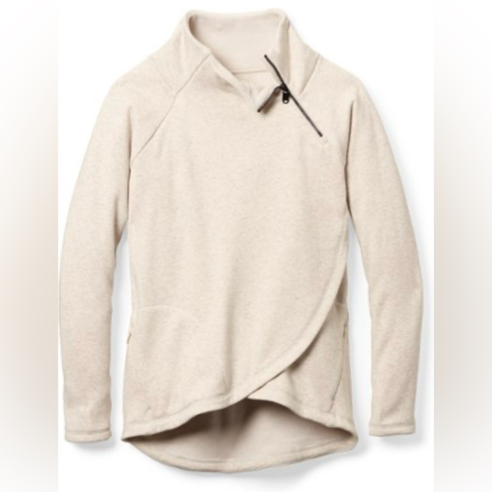Athleta Women's Cream asymmetrical Sweater
Fleece inside